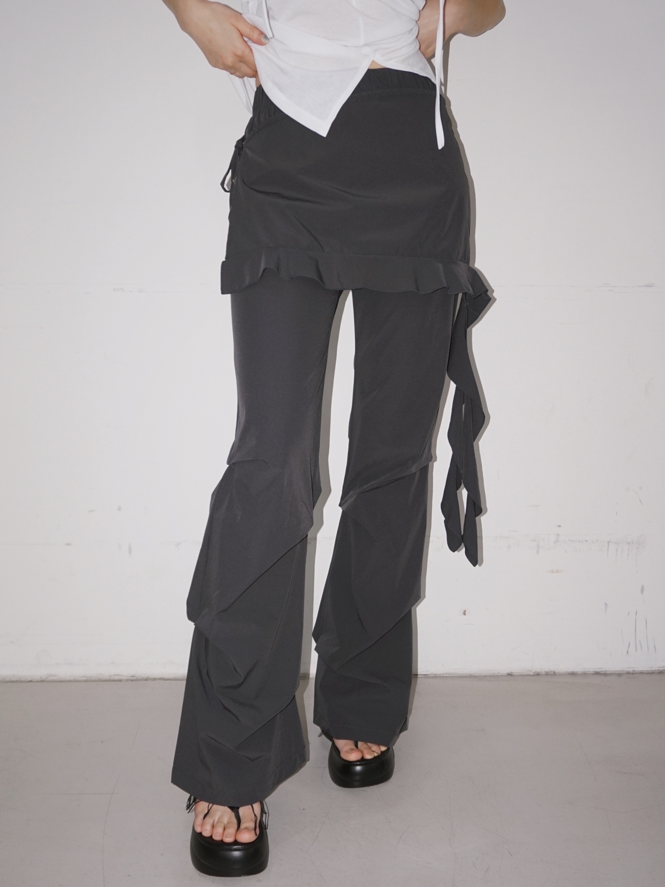 Influencer pick] Cargo Lettering Bermuda Pants (Black