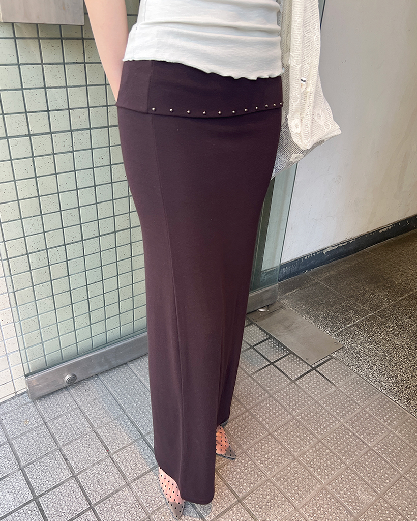 スタッドスリムマキシスカート
