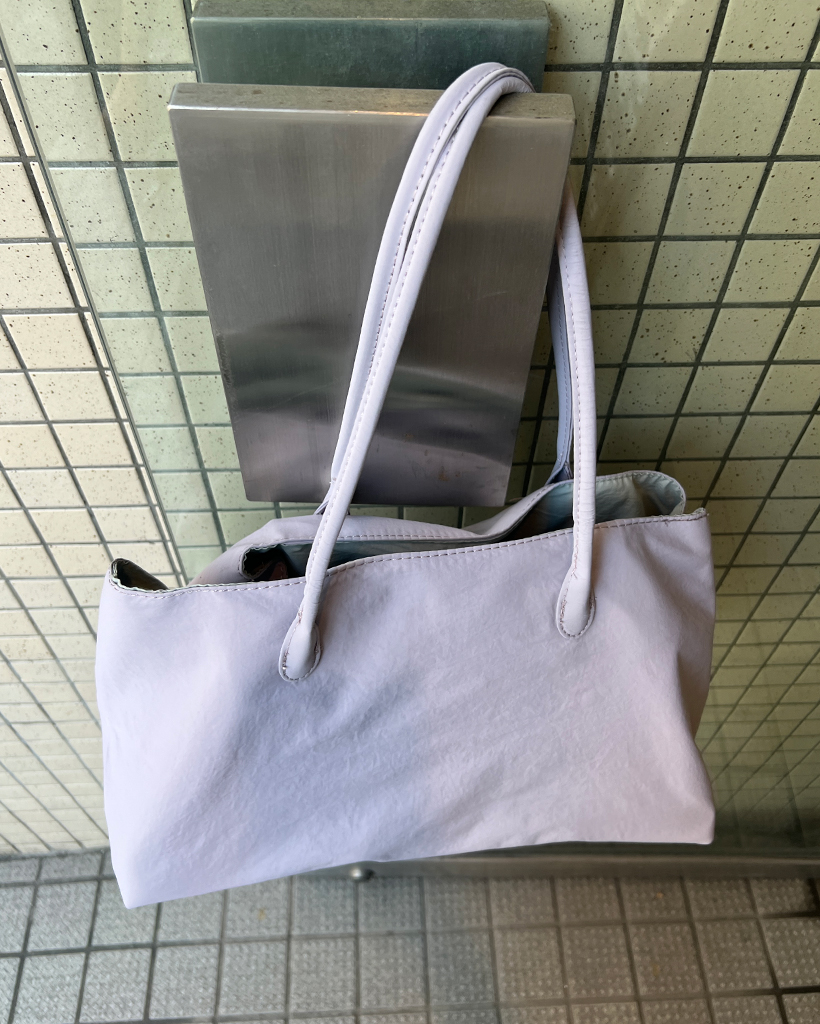 パープルポケットショルダーバッグ