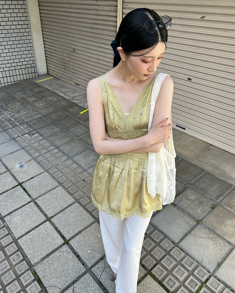 レースVネックミニワンピース