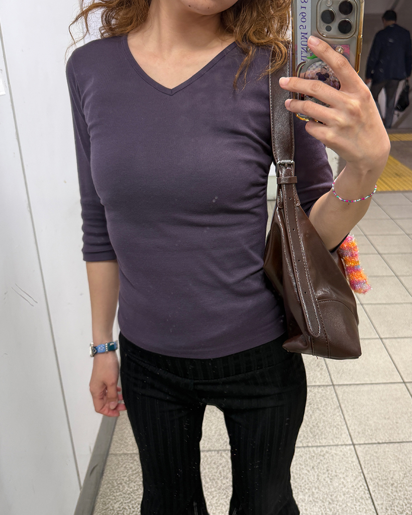 VネックスリムTシャツ