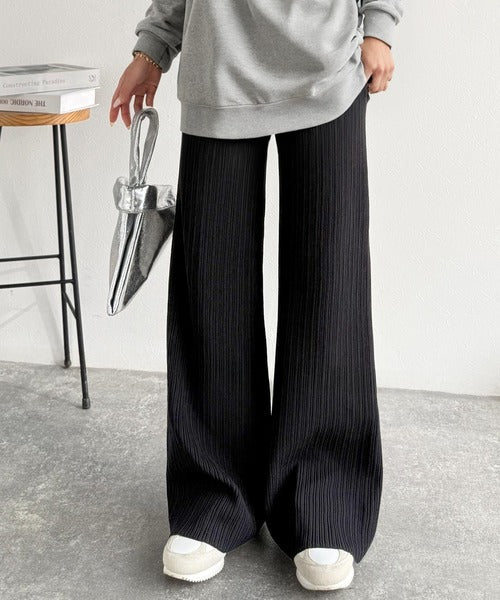 履き心地楽ちん＆スッキリ脚長魅せ。ランダムリブニットパンツ