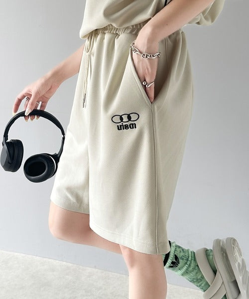 大人のスポーティーアイテム。ダンボールハーフパンツ