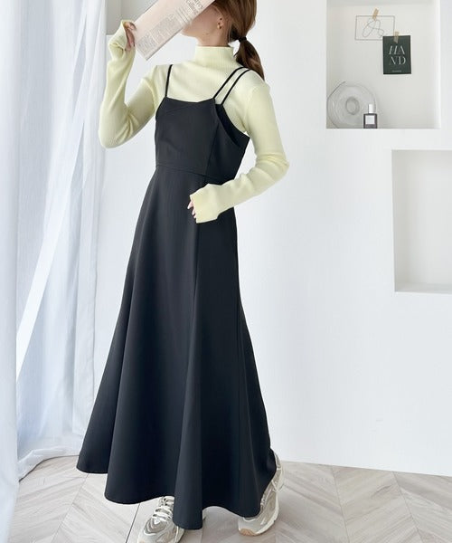 スタイリングの鮮度が高まる大人レディなキャミワンピ。3