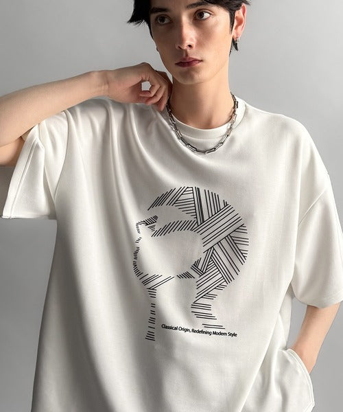 視線を独り占め。」フェイスグラフィックオーバーサイズTシャツ