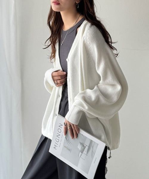 シルエット自在でお洒落も叶う。裾ドロストVネックニットカーディガン
