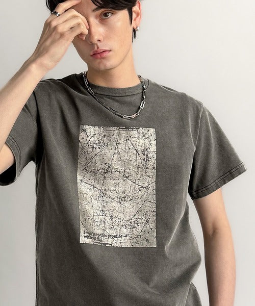 T出品 即トレンド男子。」タイトフィットピグメント加工プリントT