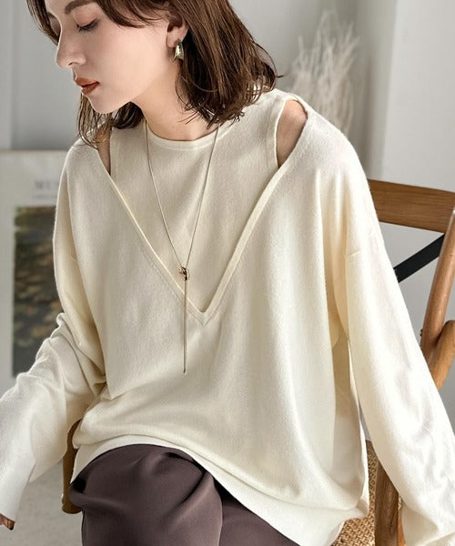 一枚着るだけで、大人の抜け感を演出♪レイヤード風ニットトップス