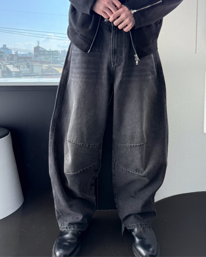スリットタック入りデニムパンツ