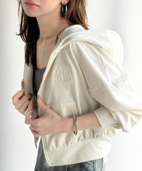 【mily bilet】1枚は持っておきたい！垢抜け必至。胸元ワッペン付きダブルジップパーカー（長袖） mi1329090