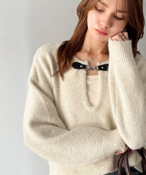 【mily bilet】癒しのモヘアタッチ。バックル使いVネックニット（長袖） mi1029138