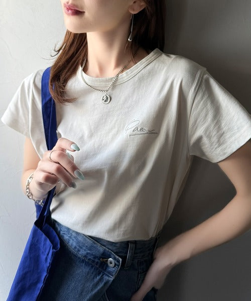 【sustaina+】こなれ感たっぷり。オーガニックコットン100％胸元PAEAN刺繍Tシャツ(半袖) ce1260401