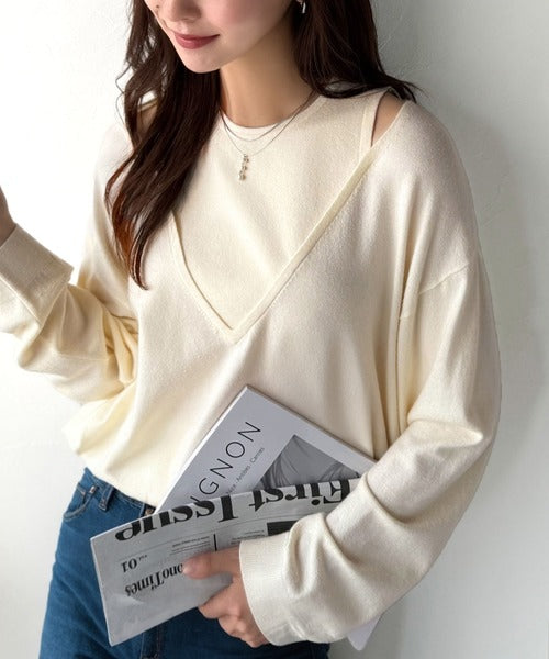 一枚着るだけで、大人の抜け感を演出♪レイヤード風ニットトップス