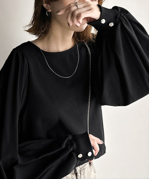 シルエットで差が付く、綺麗めスタイルの完成形◎袖先ボタンボリューム