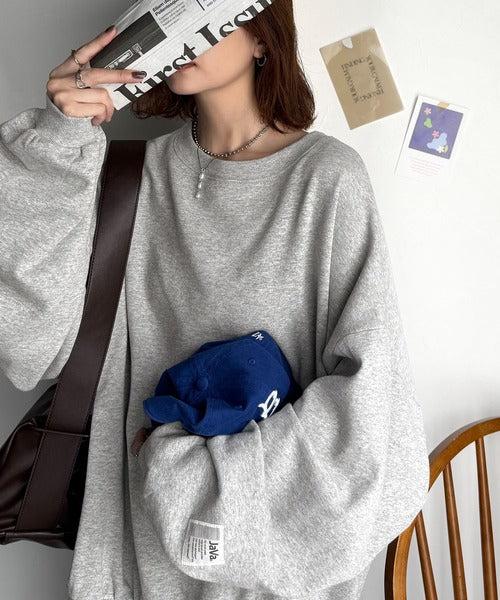 《JaVaジャバコラボ》リラクシーに着こなす、オンナっぽカジュアル！裏起毛ワイドネックビックスウェット jv1050329