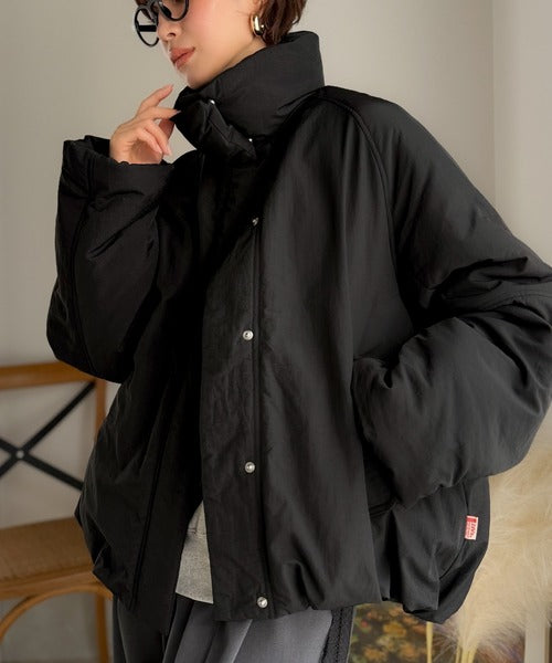 《JaVa ジャバコラボ》衿2WAYで旬映え。衿取り外し可能エッグライン中綿ブルゾン jv1240100