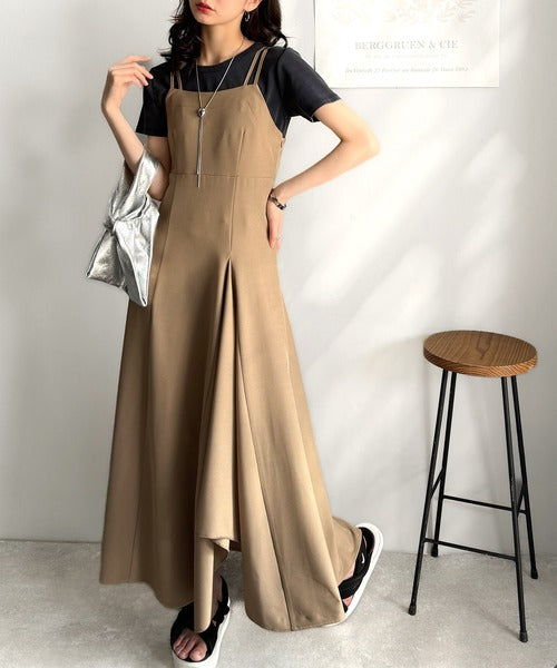 大人のエレガントテイスト。麻調ダブルストラップアシメキャミフレア