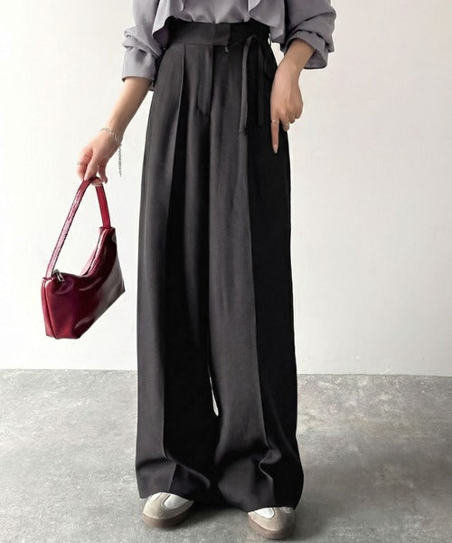 【mily bilet】キレイ目ガーリーの大定番◎コーデに映えるこっくりカラー♪リボン使いワイドスラックス mi1329033