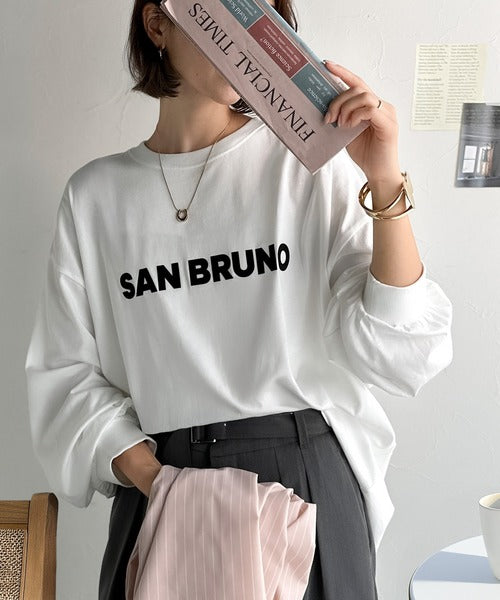 立体ロゴが主役！デイリーに活躍する大人カジュアル。綿100％英字