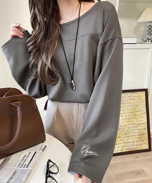 滑らか＆艶やか。ダンボールボートネック袖刺繍ロンT（長袖