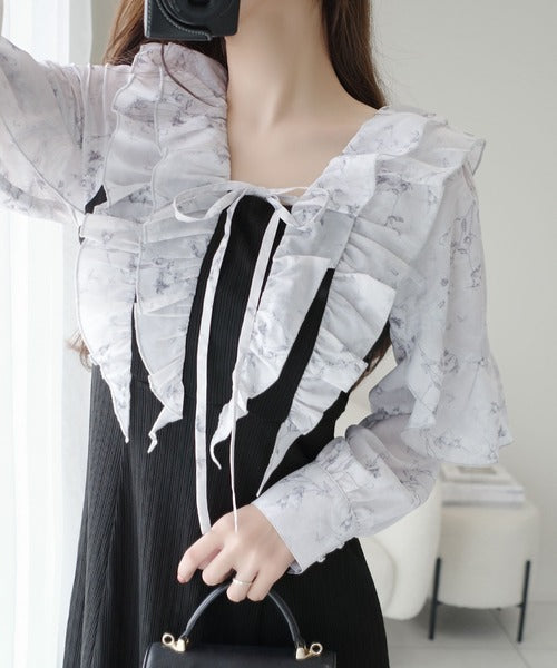 mily bilet】上品にスタイルアップ。シャイニー花柄フリル