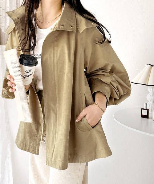 ひらり、フレアで華やかに。スタンドカラーフレアマウンテンパーカー