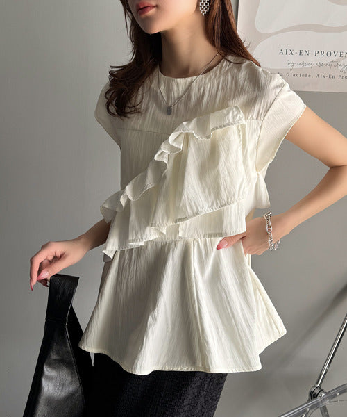 大人かわいい◎フリル使いフレアペプラムトップス（半袖