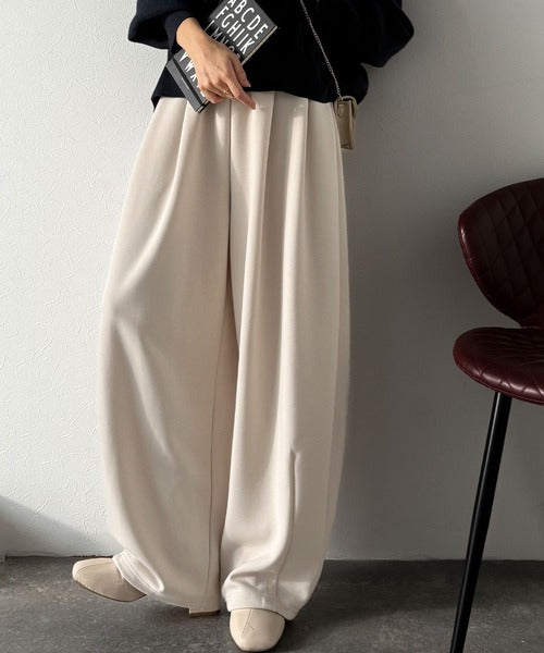 シンプルコーデに動きをプラス♪ダンボールイージーカーブパンツ