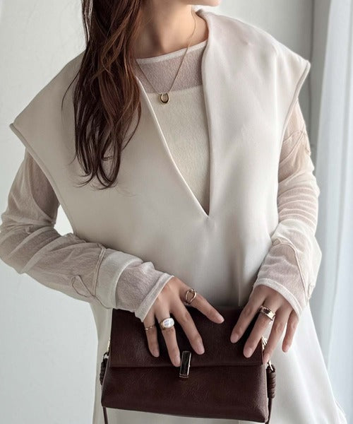 大人の抜け感スタイル◎ディープキーネックベスト(セットアップ可能