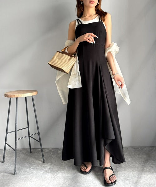 大人のエレガントテイスト。麻調ダブルストラップアシメキャミ