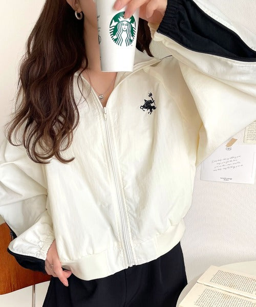 大人スポーティMIX。胸刺繍入り袖ファスナー配色ナイロンジャケット