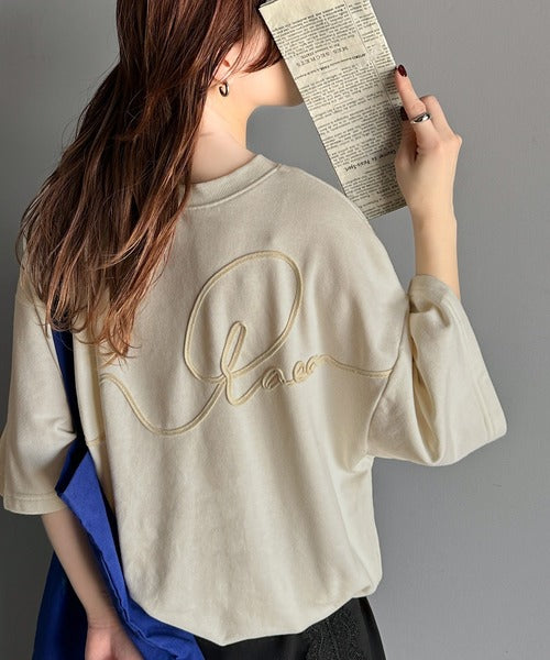 立体感のある刺繍がトレンドムード。paeanバック ウェーブコード