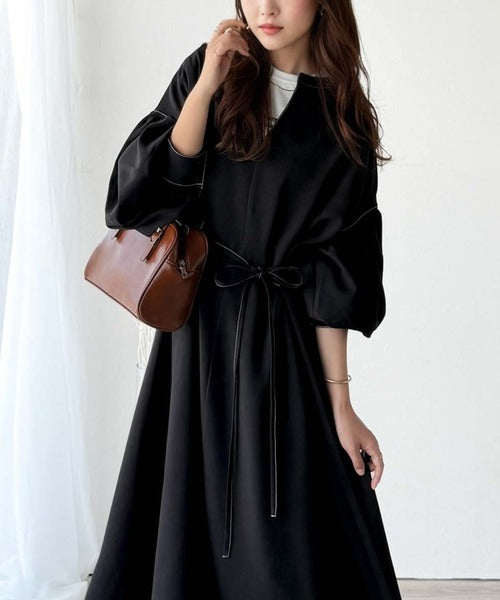 ぽわんとあざとく。ウエストリボン使い配色ステッチキーネック