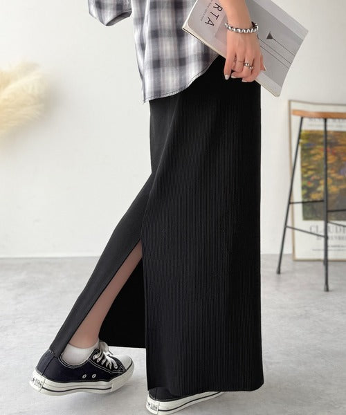 縦ラインでほっそり見え、毎日頼れる美人スカート。”美”シルエットリブ