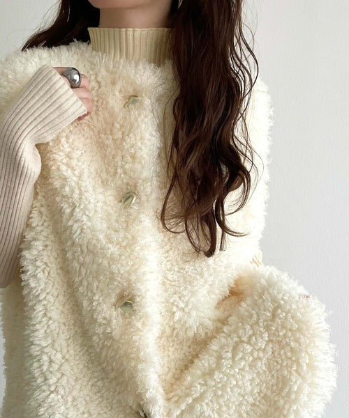 もこもこ感が愛らしい♪暖か前後2wayプードルボアベスト ce1265015