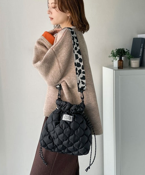 JaVa ジャバコラボ》おしゃれも実用性も叶う。2WAYキルティング巾着