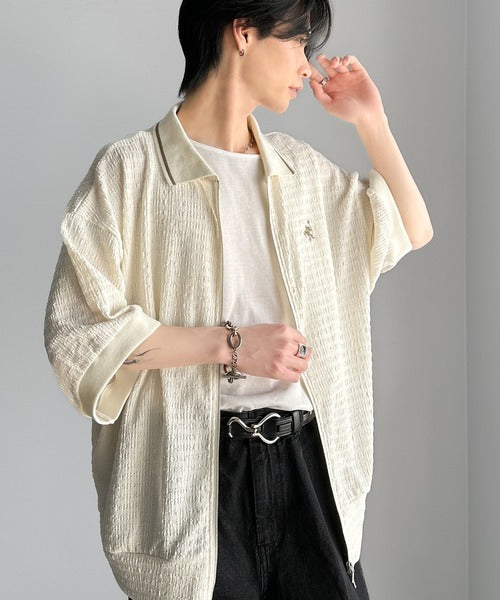 抜け感叶える大人の上品スポーティ。ポロ襟ダブルファスナージャガード