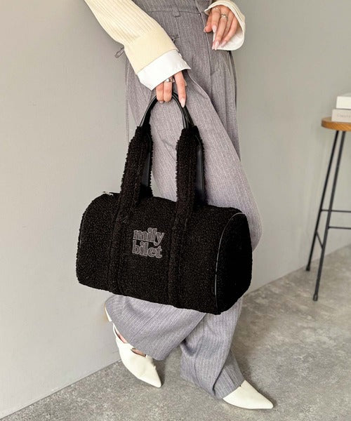 mily bilet】ふわもこ感がたまらない主役バッグ♪ロゴ刺繍ボアボストン