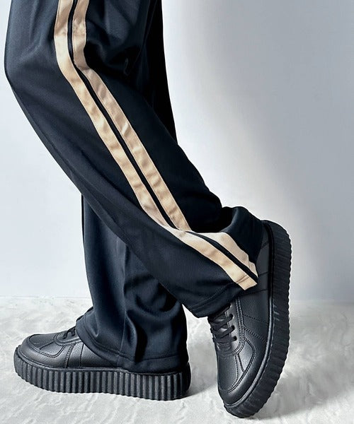 Javaジャバコラボ》レトロな配色で洗練された装いに。厚底コート