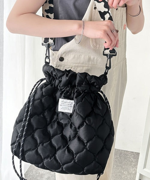 JaVa ジャバコラボ》おしゃれも実用性も叶う。2WAYキルティング巾着