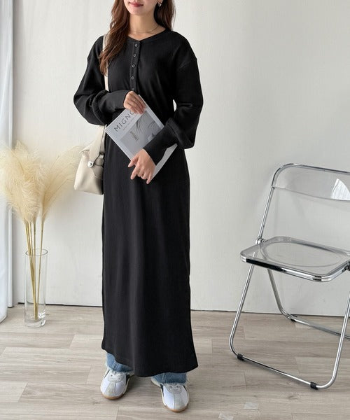 リラックス感とお洒落を両立。2wayヘンリーネックリブワンピース