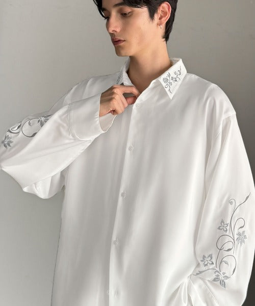 Classical Origin】「繊細×モード」。刺繍使いルーズドレープシャツ