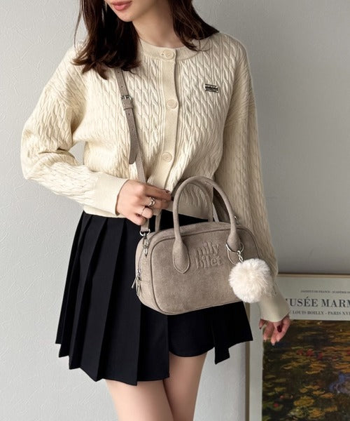 mily bilet】甘い見た目で実力派♪エンボスロゴスウェードライクミニ