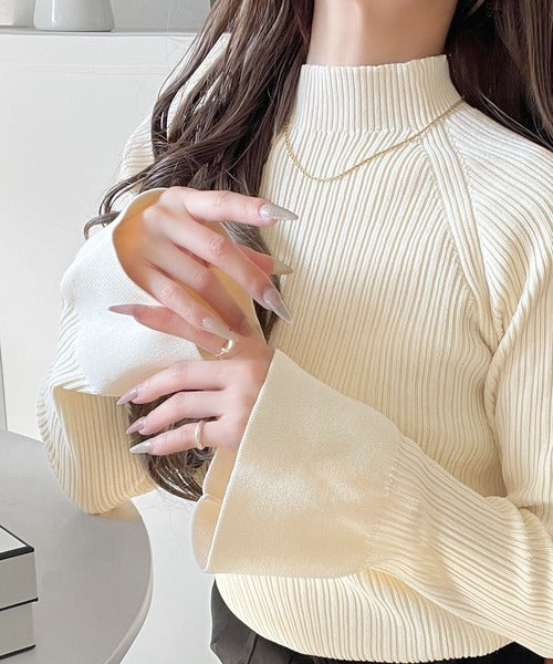 袖にキュン♪大人女子の旬顔トップス。ランダムリブ袖フレアモック