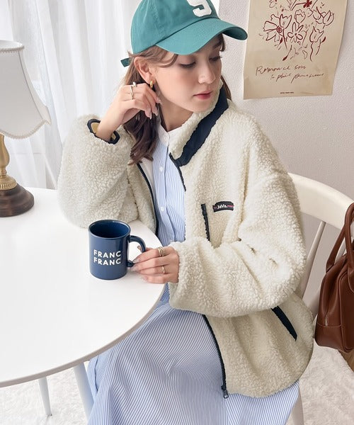 JaVa ジャバコラボ》レトロ×スポーツMIX。JaVaワッペン付き配色ボア