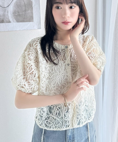 mily bilet】大人の華やかトップス。ハートボタン使い前後2way花