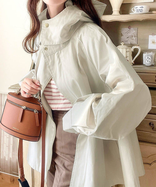 ひらり、フレアで華やかに。スタンドカラーフレアマウンテンパーカー ひらり、フレアで華やかに。スタンドカラーフレアマウンテンパーカー