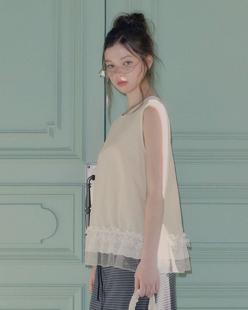 Hold Lace Sleeveless Blouse