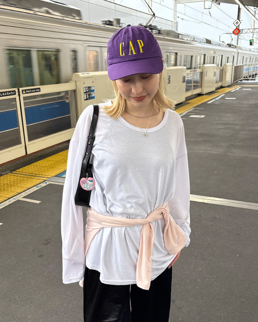 （ユニセックス）Uネックシンプルロングスリーブカットソー