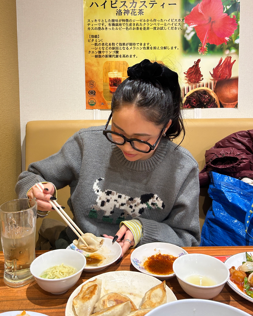 シューズドッグセミクロップドニットセーター